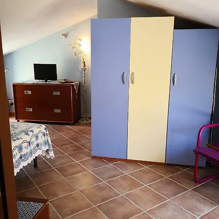 Atic Del Caragol Guest house